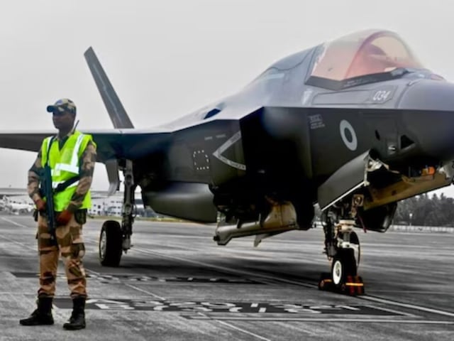 13वें दिन ब्रिटिश F-35 फाइटर जेट के लिए आई खुशखबरी, केरल में होगा मरम्मत 13वें दिन ब्रिटिश F-35 फाइटर जेट के लिए आई खुशखबरी, केरल में होगा मरम्मत