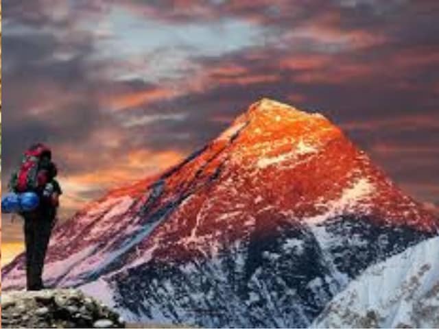 एवरेस्ट पर अगर किसी क्लाइंबर की मौत हो जाए तो उसका शव नीचे लाना मुश्किल क्यों एवरेस्ट पर अगर किसी क्लाइंबर की मौत हो जाए तो उसका शव नीचे लाना मुश्किल क्यों