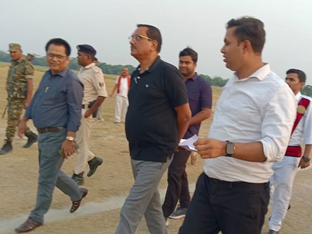 बिहार के इस जिले में 'नई उड़ान' की तैयारी तेज, डीएम की 'चहलकदमी' से जगी उम्मीद बिहार के इस जिले में 'नई उड़ान' की तैयारी तेज, डीएम की 'चहलकदमी' से जगी उम्मीद