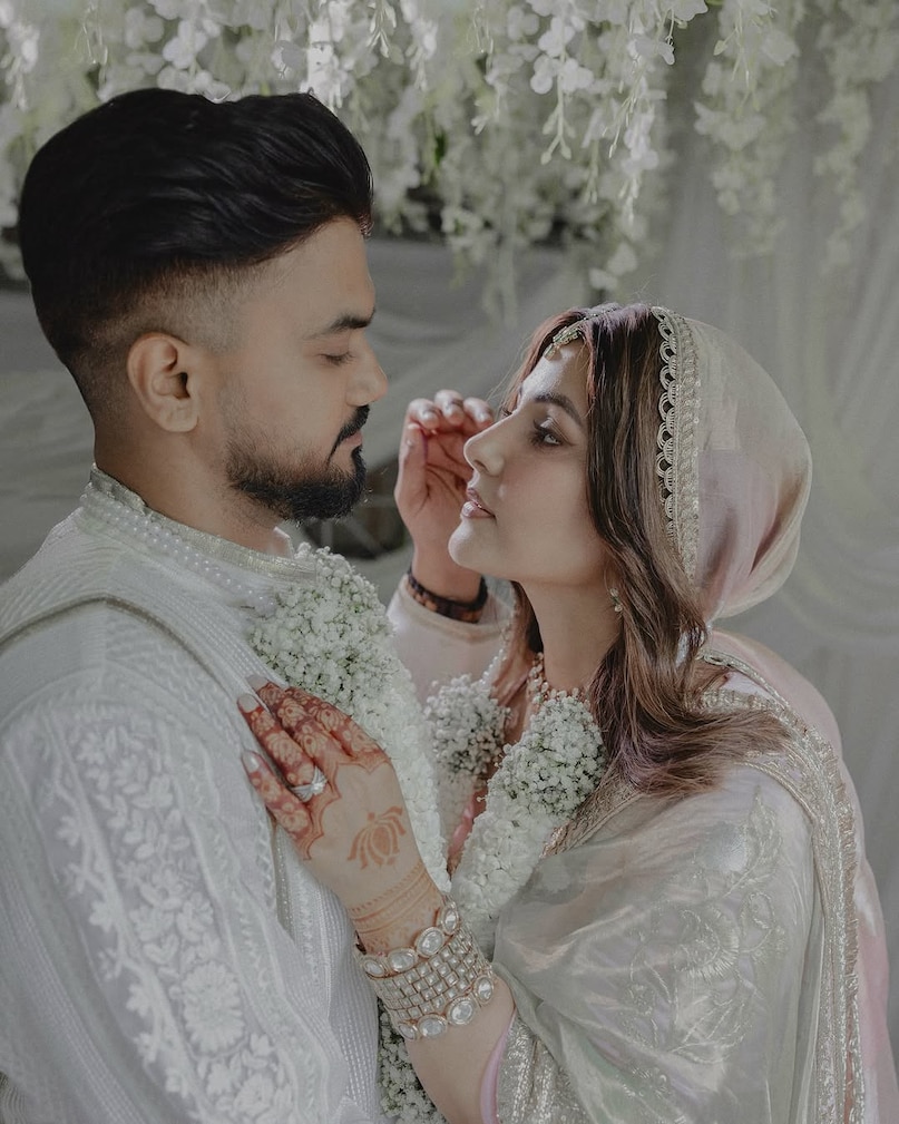 Hina Khan ties the Know with Boyfriend Rocky Dazzles in Opal Handloom Saree at Her Wedding See Picks Hina Khan ties the Know with Boyfriend Rocky Dazzles in Opal Handloom Saree at Her Wedding See Picks