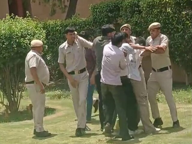 हरियाणा: छात्रवृत्ति मांगी-मिलि लाठी, छात्र और पुलिस टकरा गई, 20 घायल