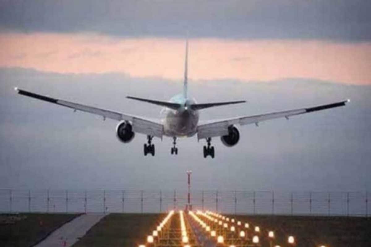 दिल्ली एयरपोर्ट पर टला बड़ा हादसा टेकऑफ वाले रनवे पर लैंड करा दिया विमान