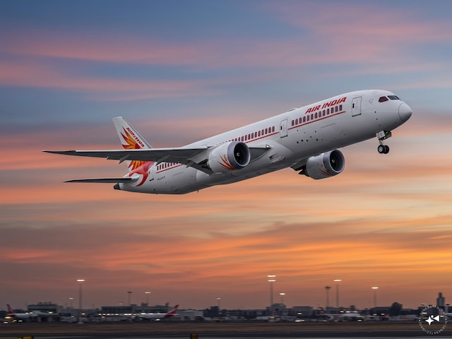 एयर इंडिया प्लेन क्रैश के बाद उठने लगे ड्रीम लाइनर पर सवाल, लगातार दिक्कतें एयर इंडिया प्लेन क्रैश के बाद उठने लगे ड्रीम लाइनर पर सवाल, लगातार दिक्कतें
