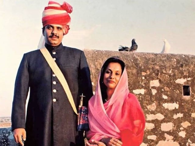 राजस्थान: चिकित्सा मंत्री गजेंद्र सिंह खिवांसर की पत्नी की मृत्यु हो गई राजस्थान: चिकित्सा मंत्री गजेंद्र सिंह खिवांसर की पत्नी की मृत्यु हो गई
