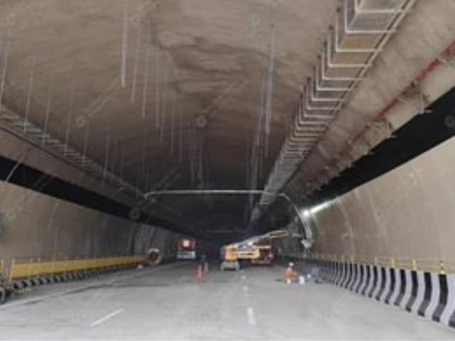 खुल गई 8 किमी लंबी स्मार्ट टनल! 60 डिग्री तापमान पहुंचते ही होने लगेगी बारिश खुल गई 8 किमी लंबी स्मार्ट टनल! 60 डिग्री तापमान पहुंचते ही होने लगेगी बारिश