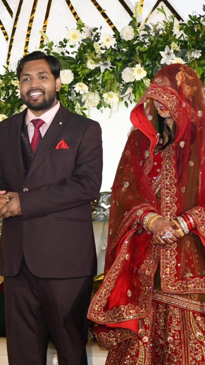 Khan sir brutaly trolled for making his wife weight a long veil