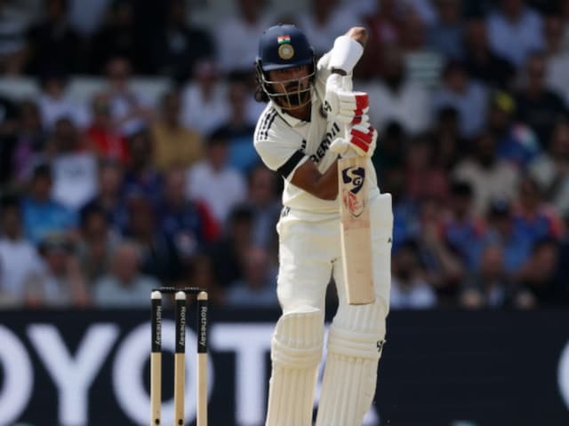 Why did the players of India and England get down by tying a black band in the headingley Test? Why did the players of India and England get down by tying a black band in the headingley Test?
