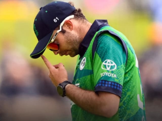 Oh dear me! Bowler made world record, looted 81 runs in 4 overs Oh dear me! Bowler made world record, looted 81 runs in 4 overs
