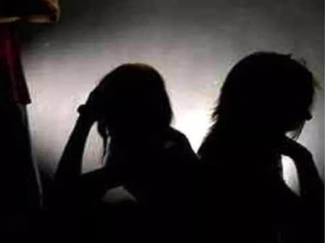 ऑर्केस्ट्रा के नाम पर अश्लील डांस और...बंगाल की 14 नाबालिग लड़कियां मुक्त ऑर्केस्ट्रा के नाम पर अश्लील डांस और...बंगाल की 14 नाबालिग लड़कियां मुक्त