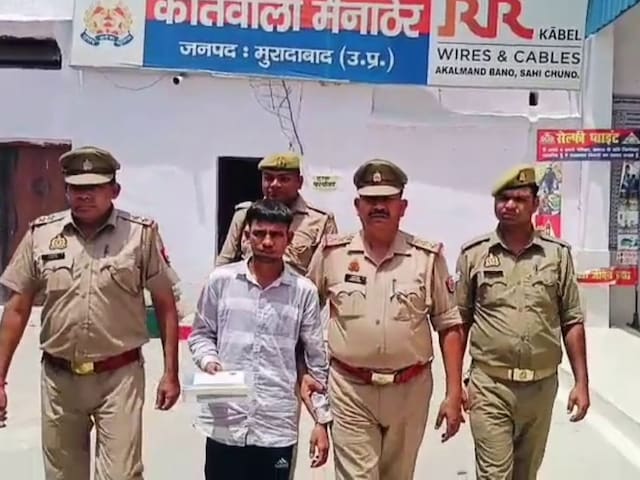 प्राइवेट पार्ट समेत 36 जगह पेचकश से गोदा... प्रेमी ने सायरा को दी बेरहम मौत प्राइवेट पार्ट समेत 36 जगह पेचकश से गोदा... प्रेमी ने सायरा को दी बेरहम मौत