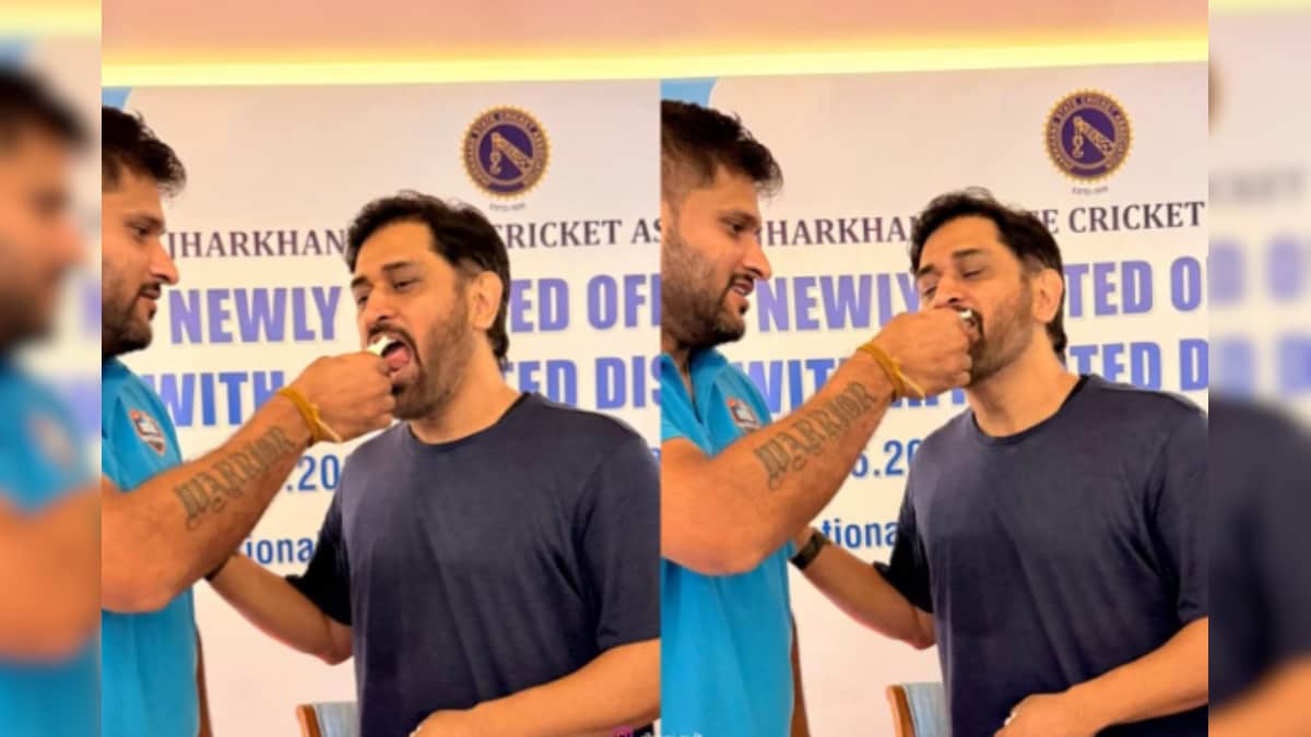 हॉल ऑफ फेम में शामिल हुए धोनी, केक काटकर किया सेलिब्रेट
