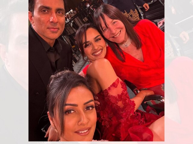 Former Miss India Namrata Shirodkar joined the finale of Miss World Former Miss India Namrata Shirodkar joined the finale of Miss World