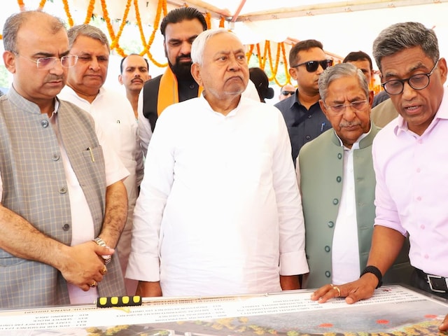 मुजफ्फरपुर रेप कांड के कितने दिनों बाद जागी नीतीश सरकार... क्या पकड़ेगा तूल? मुजफ्फरपुर रेप कांड के कितने दिनों बाद जागी नीतीश सरकार... क्या पकड़ेगा तूल?