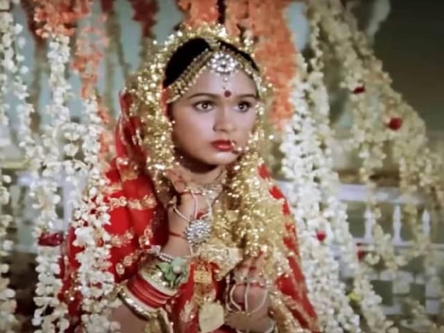 Padmini Kolhapure's 43 year old song, which is heard, the mother of daughters