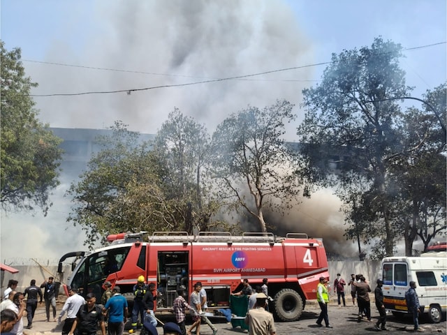 एयर इंडिया के क्रैश हुए विमान की कितनी है कीमत, पहली बार हादसे का बना शिकार एयर इंडिया के क्रैश हुए विमान की कितनी है कीमत, पहली बार हादसे का बना शिकार