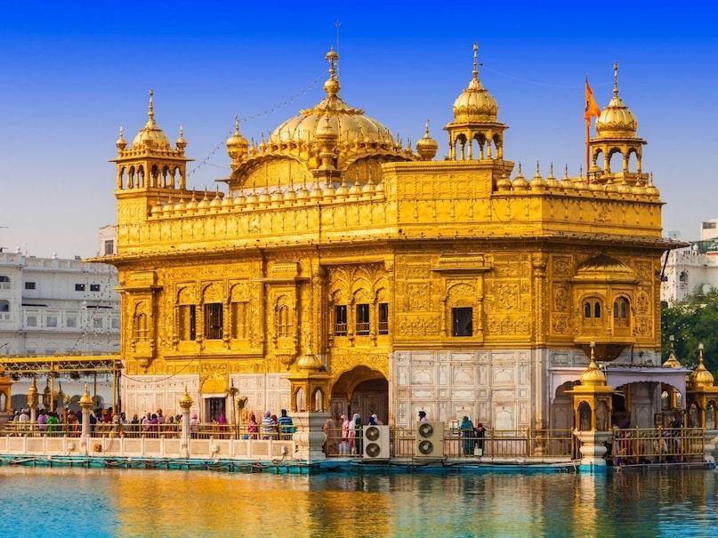 देशभक्ति और संस्कृति के रंग से रंगा है पंजाब, ये 6 चीजें इस राज्य को बनाती है खास, जिंदगी में एक बार यहां जरूर घूमें देशभक्ति और संस्कृति के रंग से रंगा है पंजाब, ये 6 चीजें इस राज्य को बनाती है खास, जिंदगी में एक बार यहां जरूर घूमें
