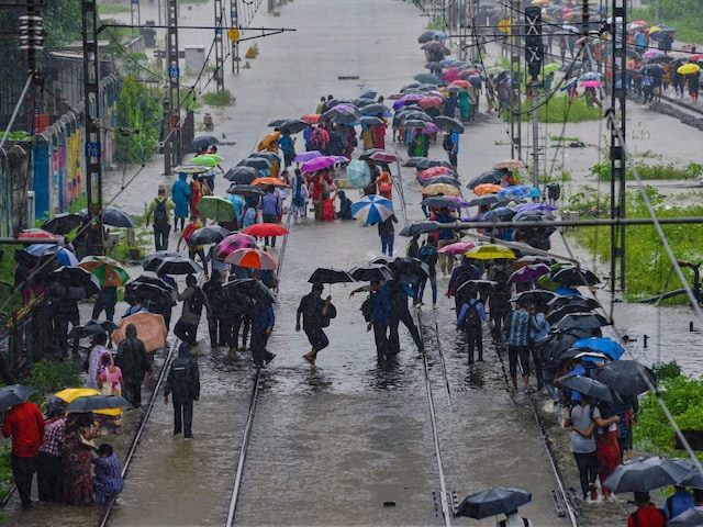गुजारत-महाराष्ट्र में बाढ़ की तबाही, दिल्लीवालों के लिए IMD का ये है अलर्ट
