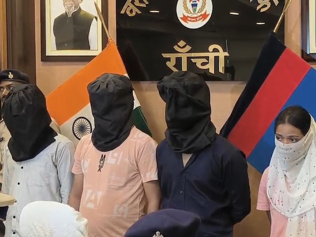 झारखंड में 'ड्रग्स क्वीन' का आतंक, फीमेल पैडलर्स बनीं पुलिस के लिए सिरदर्द झारखंड में 'ड्रग्स क्वीन' का आतंक, फीमेल पैडलर्स बनीं पुलिस के लिए सिरदर्द