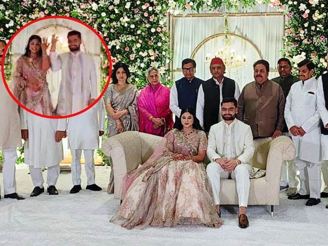 रिंकू सिंह और प्रिया सरोज के सगाई की डिजाइनर रिंग की कीमत कितनी? रिंकू सिंह और प्रिया सरोज के सगाई की डिजाइनर रिंग की कीमत कितनी?
