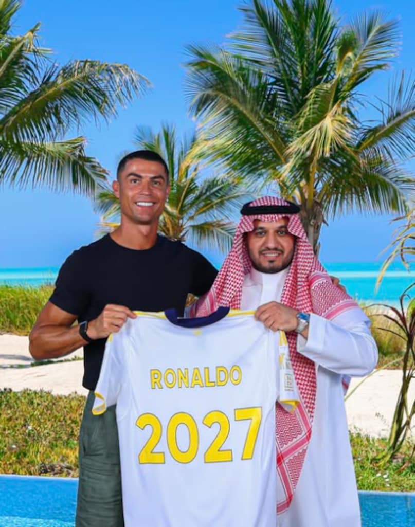 Cristiano Ronaldo, what is price of engagement ring Ronaldo Georgina Rodrigues, Cristiano Ronaldo Engagement Ring, Cristiano Ronaldo Georgina Rodrigues Engagement, Georgina Rodrigues Engagement Ring Cost, Ronaldo Georgina Rodrigues Engagmen ring cost, Georgina Rodrigues girl friend Ronaldo, Cristiano Ronaldo Net worth, क्रिस्टियानो रोनाल्डो, जॉर्जिना रोड्रिग्स, रोनाल्डो जॉर्जिना सगाई, जॉर्जिना को रोनाल्डो ने दी हीरे की अंगूठी 