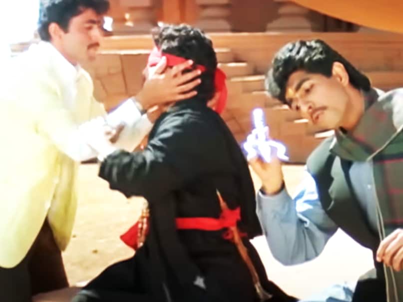 जब 2 जिगरी दोस्त बने एक दूसरे के जानी दुश्मन, क्लाइमैक्स तक बदल गई पूरी कहानी, देख आप भी कहेंगे क्या फिल्म है जब 2 जिगरी दोस्त बने एक दूसरे के जानी दुश्मन, क्लाइमैक्स तक बदल गई पूरी कहानी, देख आप भी कहेंगे क्या फिल्म है