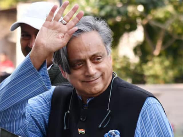 मनुस्मृति पर संघ को क्लीनचिट! शशि थरूर बोले- अब RSS पहले जैसा नहीं रहा