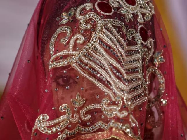 सुहागरात की चाहत, लेकिन उम्र का नहीं था लिहाज, मीठी-मीठी बातों में फंसा दादा सुहागरात की चाहत, लेकिन उम्र का नहीं था लिहाज, मीठी-मीठी बातों में फंसा दादा