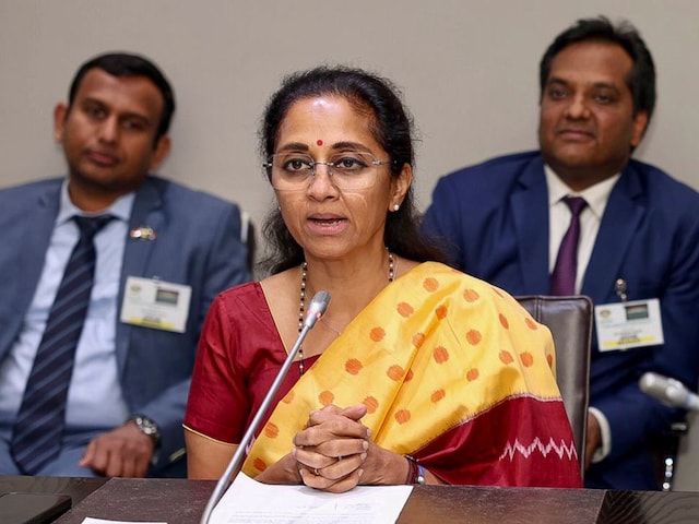 सुप्रिया सुले ने कांग्रेस पर साधा निशाना, स्पेशल सेशन की मांग पर जताई नाराजगी सुप्रिया सुले ने कांग्रेस पर साधा निशाना, स्पेशल सेशन की मांग पर जताई नाराजगी