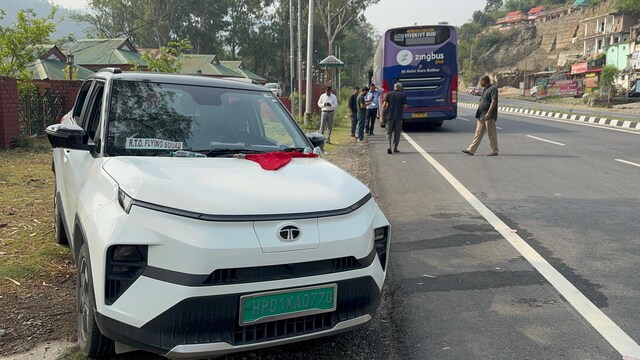 हिमाचल परिवहन विभाग की टूटी नींद, एक रात में 100 टूरिस्ट बसों के काटे चालान