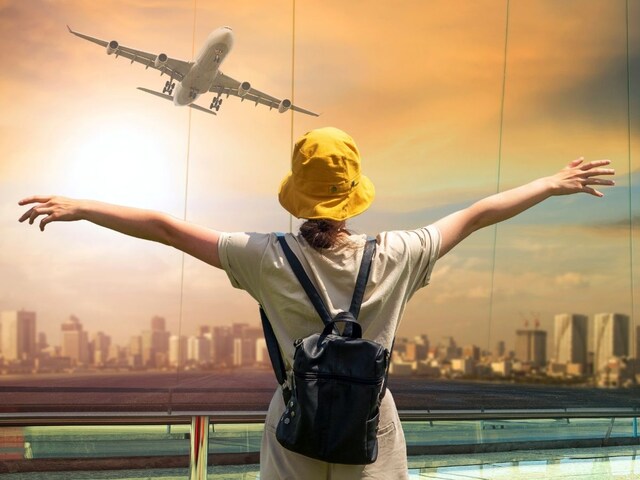 Who are flying naked traveler? Why this trend to roam is becoming popular