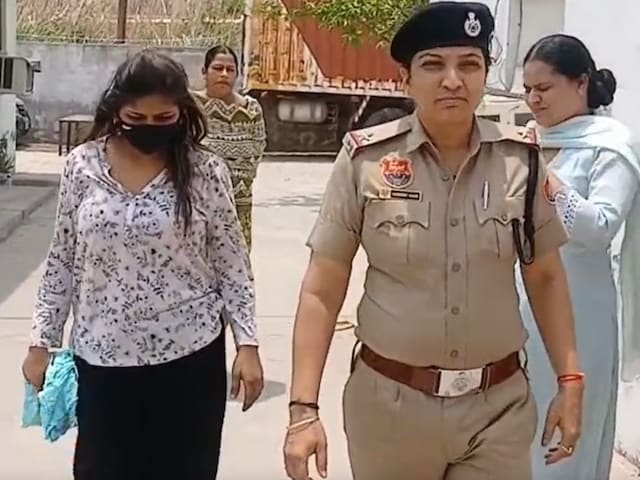 युवक ने होटल में बिताए एक युवती के साथ रात बिताई, सुबह जागते समय स्तब्ध रह गई युवक ने होटल में बिताए एक युवती के साथ रात बिताई, सुबह जागते समय स्तब्ध रह गई