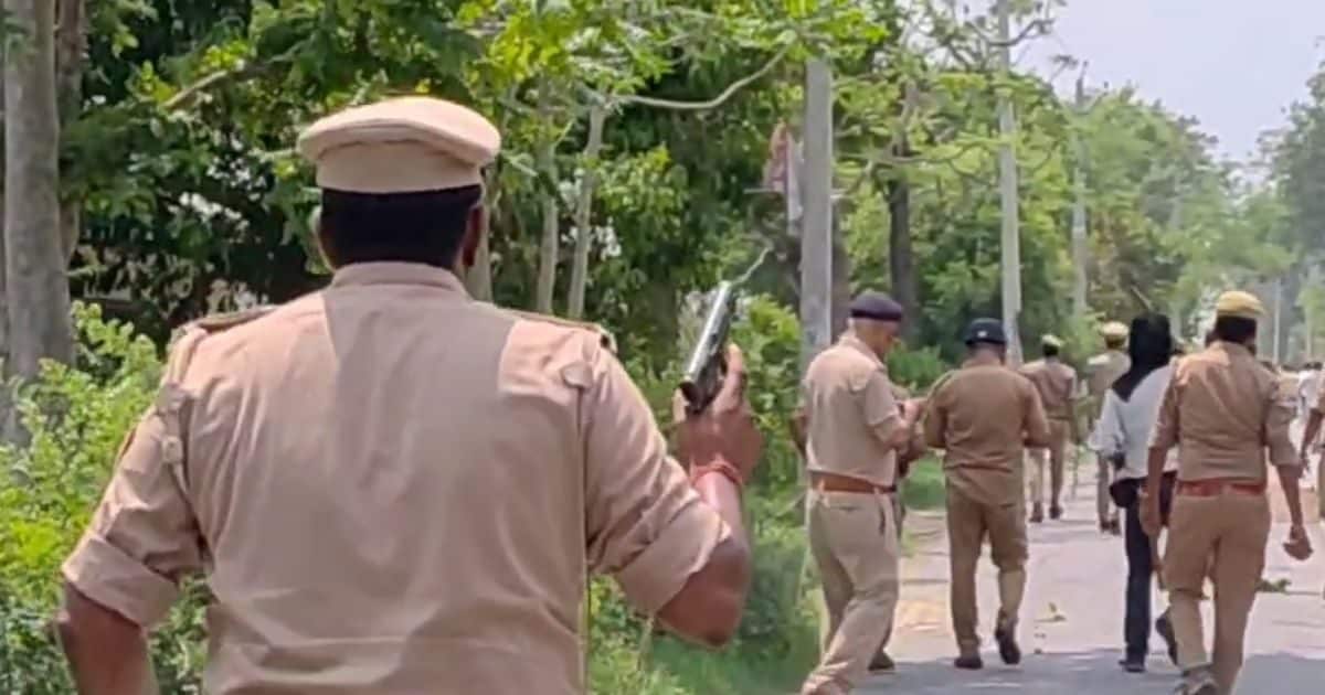 इटावा कथावाचक कांड: पुलिस की गाड़ियों पर पथराव, अपमान का बदला लेने पहुंची ‘अहीर रेजिमेंट’, पूरे इलाके में तैनात खाकी वर्दी