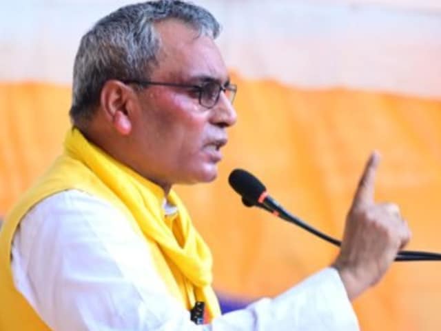 'अखिलेश परेशान, सालों तक सत्ता नहीं मिलेगी', राजभर का सपा पर अटैक 'अखिलेश परेशान, सालों तक सत्ता नहीं मिलेगी', राजभर का सपा पर अटैक