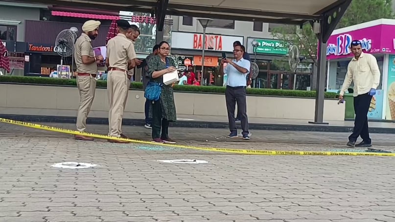 न तो बदमाश हरियाणा-नोब्राइट छोड़ रहे हैं: धाय-ढाय, सुबह होटल में आए, बुलेट में आए और 24 राउंड फायर किए, जबरन वसूली पर्ची फेंक दी 1 vlcsnap 2025 06 26 12h45m43s728 2025 06 a602db37e4ae87d8774b668c399e597a