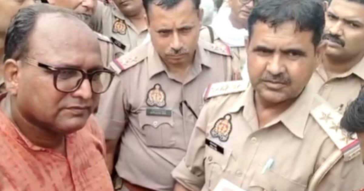 एटा के युवक की महाराष्ट्र में संदिग्ध मौत, शव गांव पहुंचते ही बवाल, ठेकेदार को ग्रामीणों ने बनाया बंधक