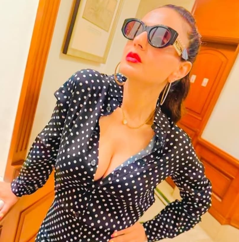 Ameesha Patel, Ameesha Patel Career, Ameesha Patel Net Worth, Ameesha Patel Unmarried, Ameesha Patel Flop Films, Ameesha Patel, Kaho Naa Pyaar Hai Film, Sunny Deol Gadar Film, Amisha Patel Networth