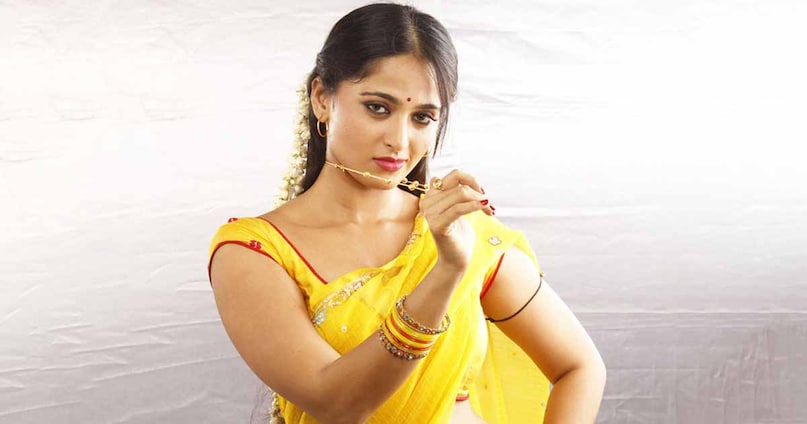 Anushka Shetty, Anushka Shetty first love, Anushka Shetty 6th class love, Anushka first love, Anushka 6th class love, Anushka love stories, Anushka love, Anushka career, Anushka ghati, Anushka movies, Anushka, अनुष्का शेट्टी, अनुष्का शेट्टी को जब पहली बार मिला लव प्रोपोजल, प्रभास और अनुष्का लव स्टोरी