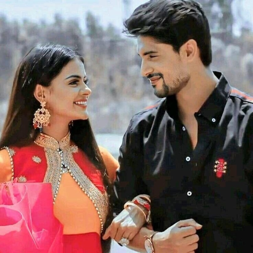 तेजो और फतेह: उदियायन की तेजो (प्रियंका चौधरी) और फतेह (अंकित गुप्ता) ने एक रोमांटिक और प्यारे जोड़े को चित्रित किया, जो दर्शकों के दिलों को जीतने में कामयाब रहे। (छवि: IMDB)