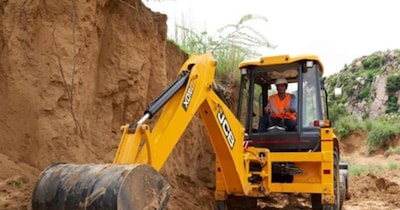 दौसा में चांद बावड़ी के आसपास चला बुलडोजर, अतिक्रमण पर प्रशासन का सख्त एक्शन.