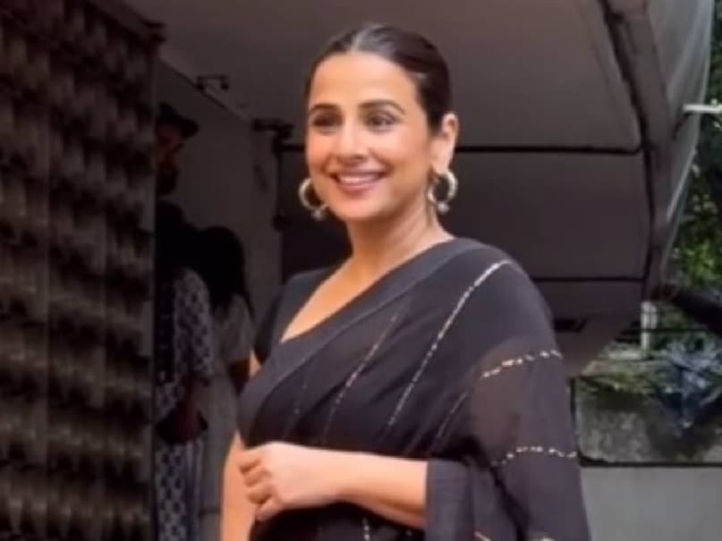 ഇത്രയും പറഞ്ഞ് വിദ്യ ബാലൻ പൊട്ടിച്ചിരിച്ചു. മനസിനുള്ളിൽ, 'തനിക്കും ഇല്ലേ ഒരു പങ്കാളി' എന്നായിരുന്നു ചോദ്യം. അയാൾക്ക് മുന്നിലേക്ക് മിൻറ്റ് വച്ചുനീട്ടിയില്ല. താൻ അന്ന് തീർത്തും പുതിയ ആളായിരുന്നതിനാൽ, ഭയന്നിരുന്നു എന്ന് വിദ്യ ബാലൻ. അടുത്തിടെ ബോൾഡ് ഫോട്ടോഷൂട്ടുമായി വിദ്യ ബാലൻ വീണ്ടും വാർത്തകളിൽ നിറഞ്ഞിരുന്നു. മലയാളത്തിൽ മാധവിക്കുട്ടിയുടെ കഥ പറയുന്ന 'ആമി'യിലേക്ക് നായികയായി ആദ്യം നിശ്ചയിച്ചത് വിദ്യ ബാലനെ ആയിരുന്നുവെങ്കിലും, അവർ പിന്മാറുകയും, പകരം മഞ്ജു വാര്യർ ആ വേഷം ഏറ്റെടുത്ത് ചെയ്യുകയുമായിരുന്നു