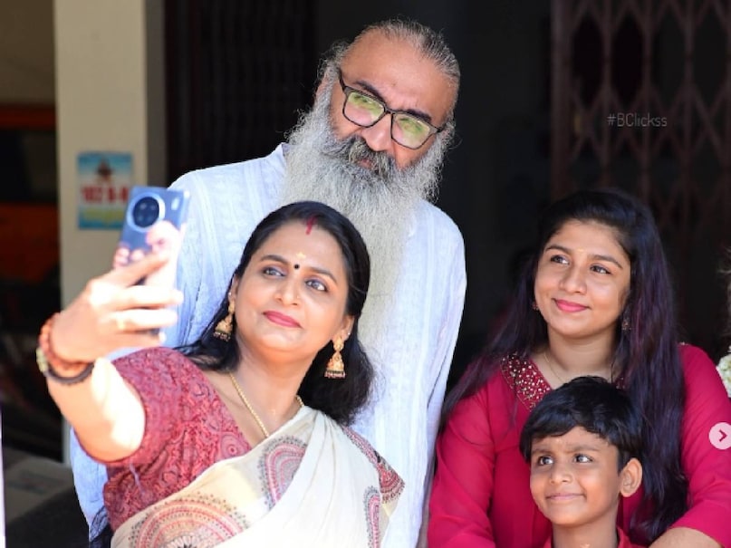 Divya Sreedhar, Kriss Venugopal, Divya Sreedhar daughter maya, Cyberbullying Divya Sreedhar, Maya's Higher Education, Divya Sreedhar family, दिव्या श्रीधर, दिव्या श्रीधर की बेटी, दिव्या श्रीधर और क्रिस वेणुगोपाल, क्रिस वेणुगोपाल 