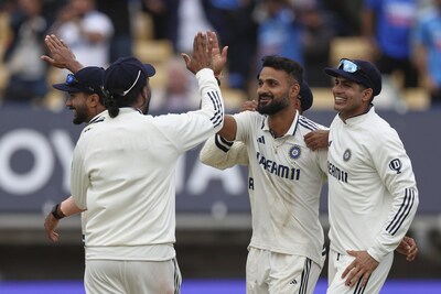 आकाशदीप का शानदार प्रदर्शन