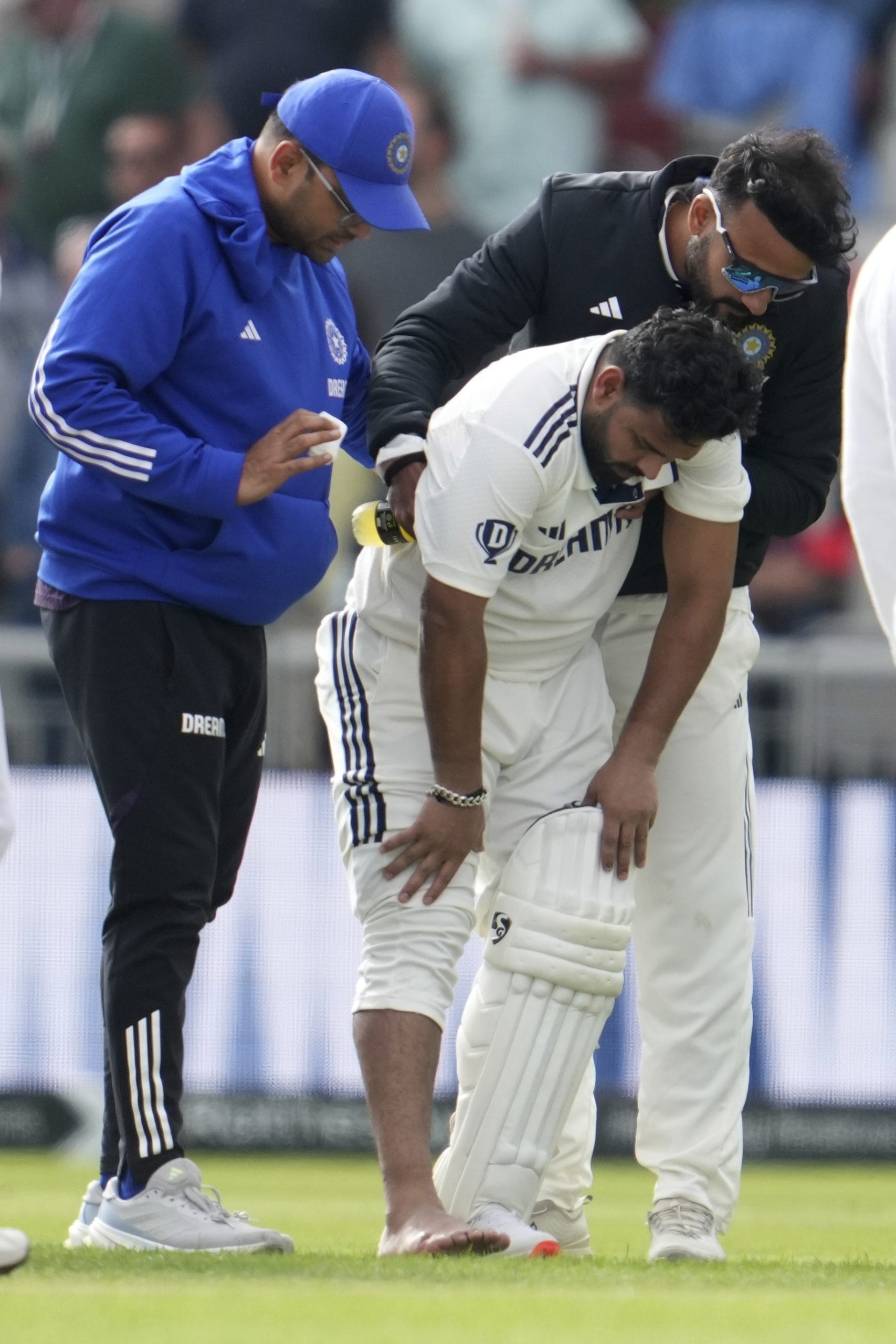 Rishabh Pant, Rishabh Pant out of England series, Rishabh Pant out of team india, Rishabh Pant injury update, Rishabh Pant out of 6 weeks from cricket, ऋषभ पंत, ऋषभ पंत चोट के कारण बाहर