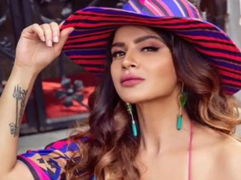 Aashka Goradia, Aashka Goradia tv shows, Aashka Goradia net worth, Aashka Goradia success story, Aashka Goradia net worth, आश्का गोराडिया की नेट वर्थ, आश्का गोराडिया ने किन टीवी सीरियल में काम किया, आश्का गोराडिया कौन सा बिजनेस चलाती हैं, आश्का गोराडिया अब कहां रहती हैं, आश्का गोराडिया के पति का क्या नाम है Aashka Goradia, Aashka Goradia tv shows, Aashka Goradia net worth, Aashka Goradia success story, Aashka Goradia net worth, आश्का गोराडिया की नेट वर्थ, आश्का गोराडिया ने किन टीवी सीरियल में काम किया, आश्का गोराडिया कौन सा बिजनेस चलाती हैं, आश्का गोराडिया अब कहां रहती हैं, आश्का गोराडिया के पति का क्या नाम है