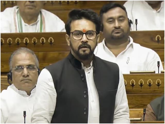 जब सेना की तारीफ हो रही थी तो कोई ताली नहीं बजी, ठाकुर ने विपक्ष को कराया चुप