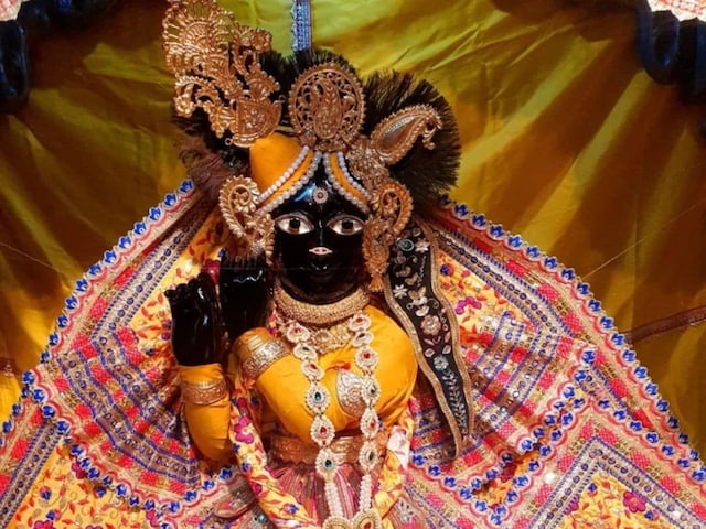 हरियाली तीज पर बांके बिहारी मंदिर में दर्शन को लेकर हुआ बदलाव, पढ़ें ये अपडेट!