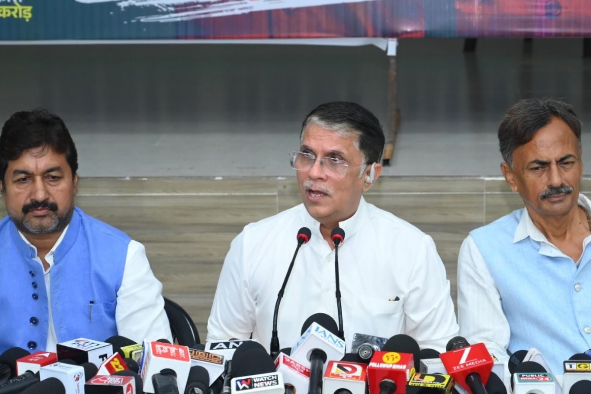 बिहार के एक तिहाई बजट को सरकार ने मिलकर लूटा, कैग की रिपोर्ट पर बोले- पवन खेड़ा