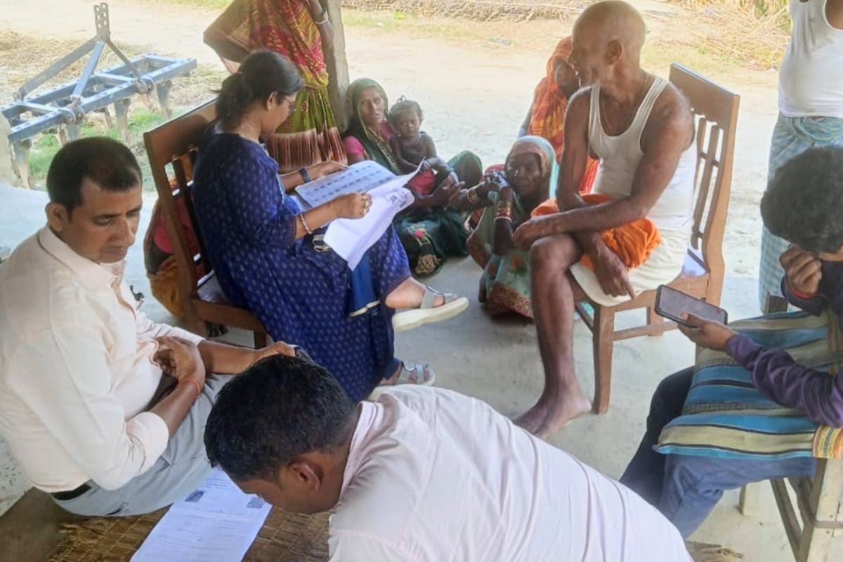 ज‍िसके सहारे चल रही केंद्र सरकार उसी पार्टी ने SIR पर उठा द‍िए सवाल