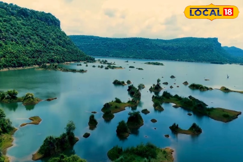 The weather of Karamchat Dam often appears to be like mountainous regions - the movement of numbers, sitting in the shade of rocks covered with cold air and greenery gives a calm experience.