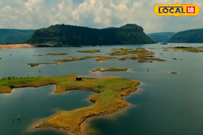 Now boating facility has also started on Karamchat Dam. While boating in the lake, when the scene of mountains and greenery comes all around, that moment becomes a memory for a lifetime. This experience with family and friends gives both adventures and relaxed.